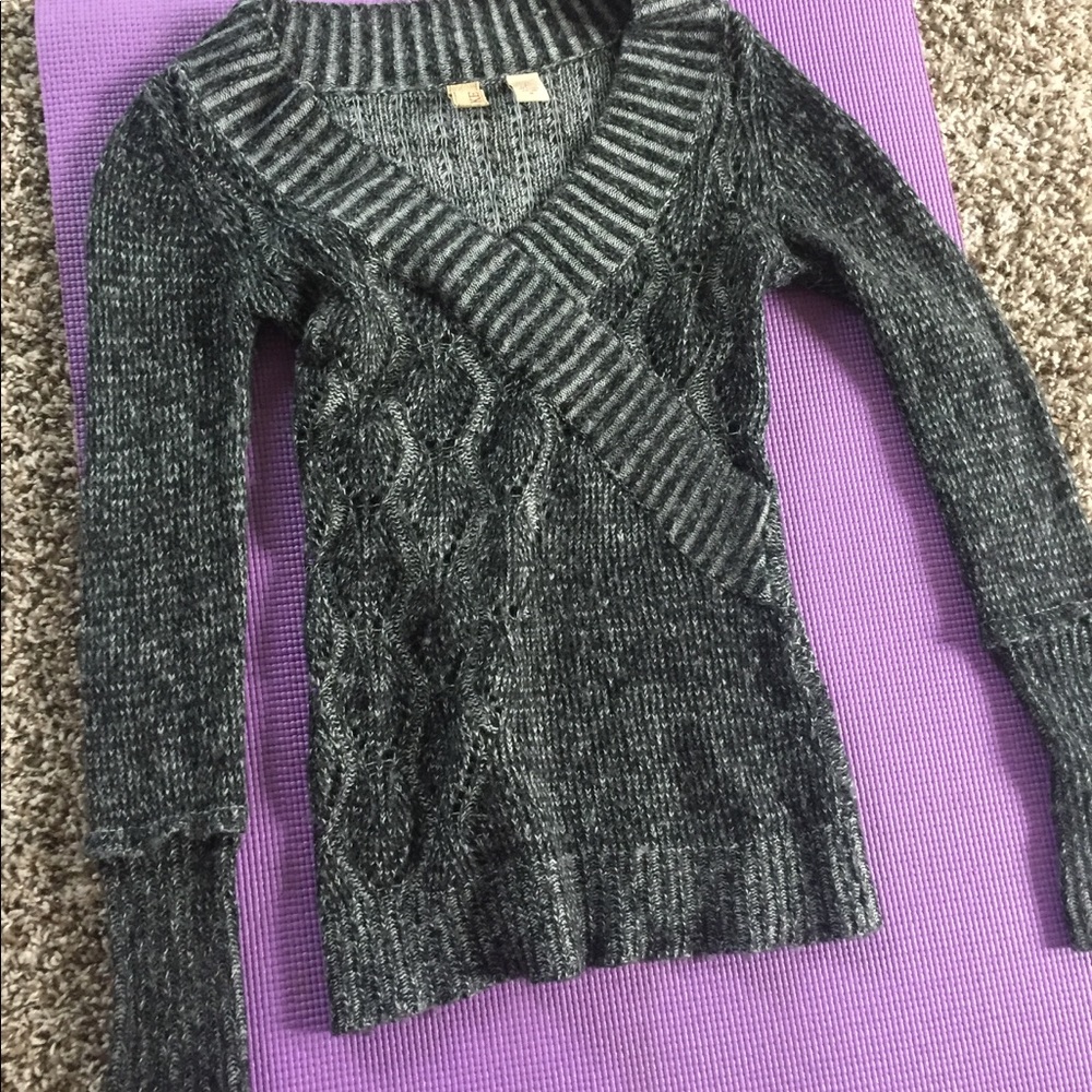 Cute Grey Long Sleeve Sweater (: